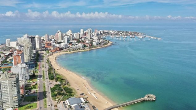 Emigrar a Punta del Este desde España si estás jubilado, playas paradisiacas para emigrar desde España, mudarse a Uruguay, dónde emigrar y vivir de lujo como pensionista.