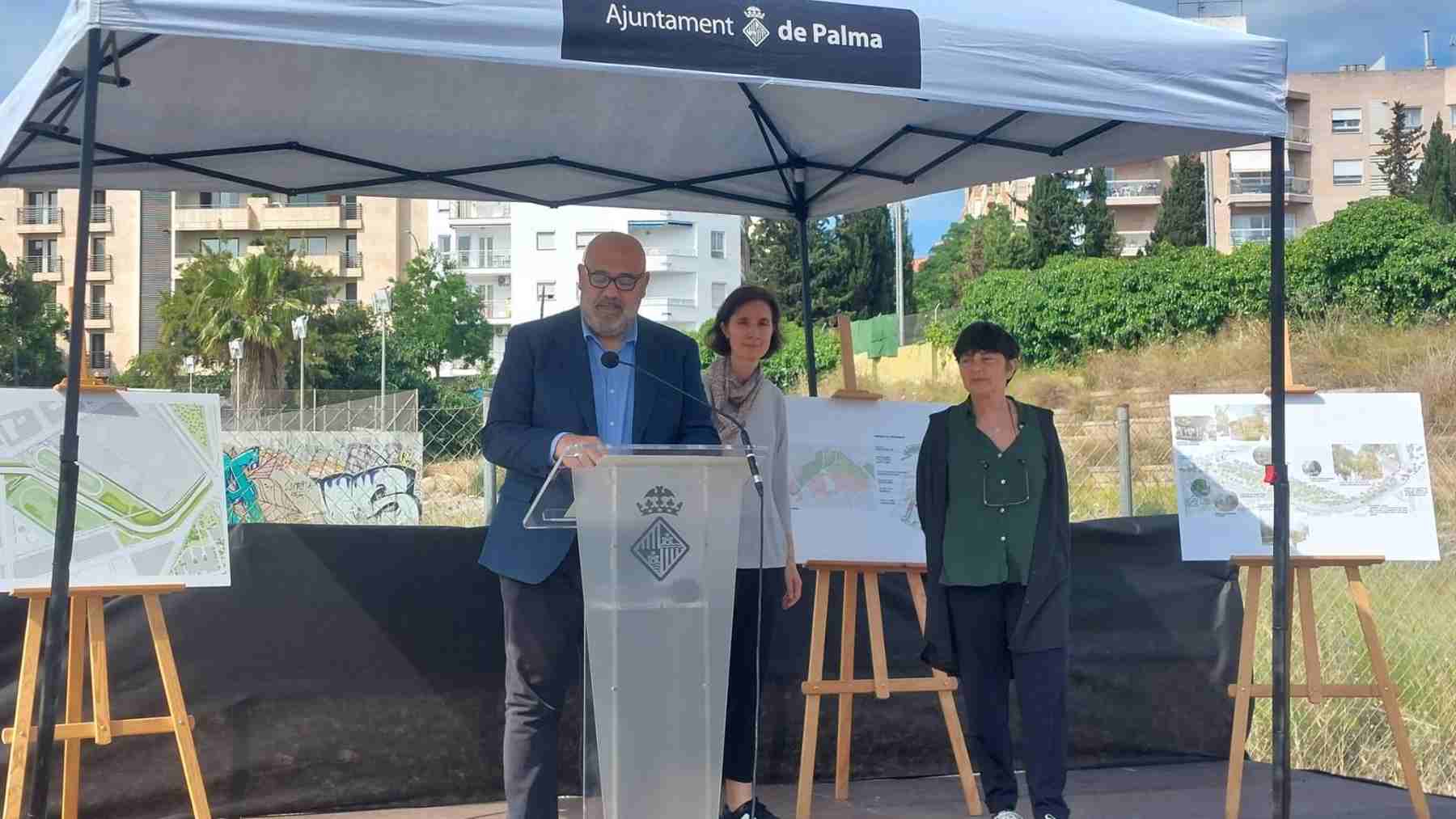 El alcalde de Palma, Jaime Martínez, en la presentación del proyecto del nuevo bosque urbano de Es Tirador.