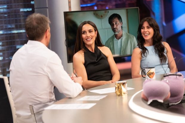 Megan Montaner y Eva Ugarte en El Hormiguero (Atresmedia).