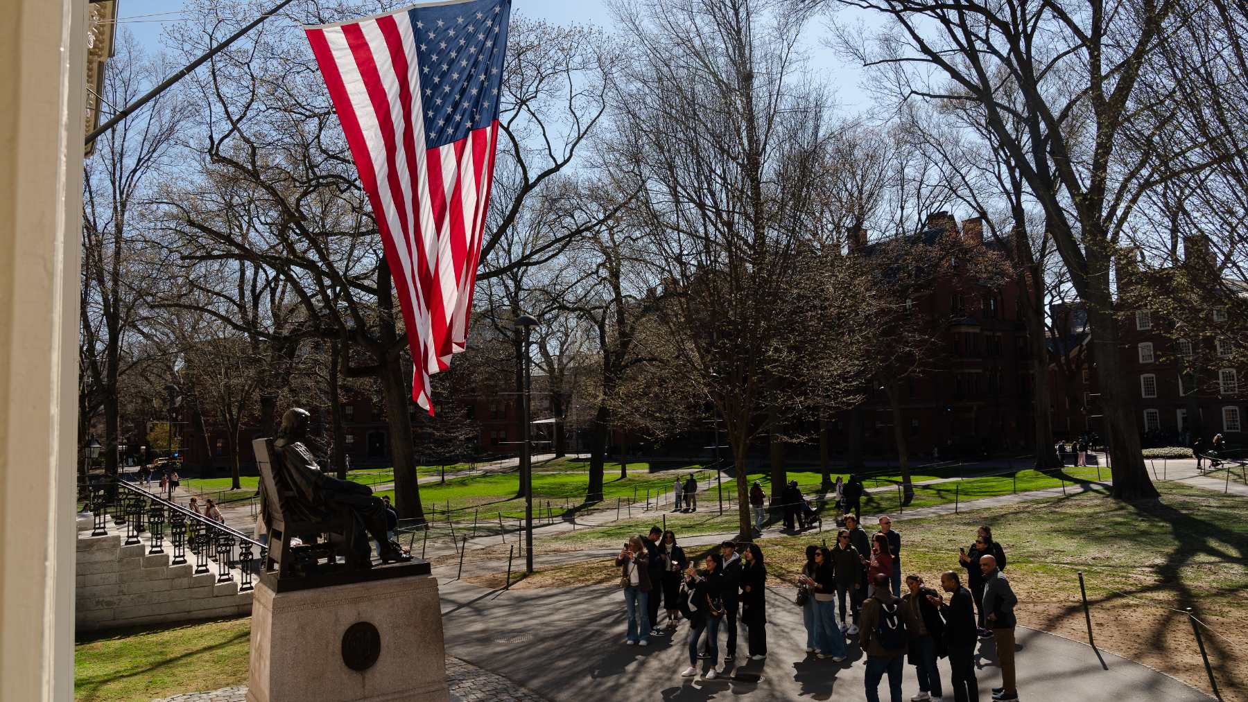 Un grupo de estudiantes en la Universidad de Harvard. (Foto: Getty)