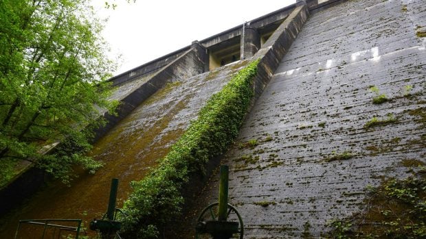 La presa de Artikutza tiene 43 metros de alto, 180 de largo y 35 de espesor