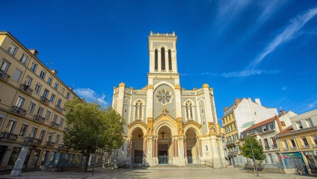 Por qué emigrar a Saint Étienne si eres jubilado español, razones para emigrar a Saint Étienne desde España, mejores ciudades francesas para mudarte, dónde emigrar si eres un jubilado español.