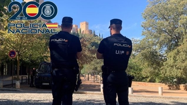 Un marroquí expulsado 5 años de España atraca a punta de navaja a dos valencianos en Granada