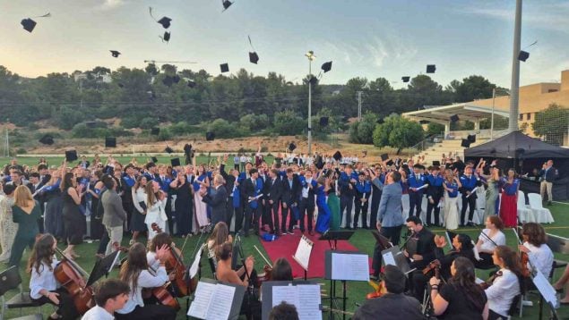 Agora Portals IS celebra su XIII promoción con 77 graduados en una gala única y entrañable