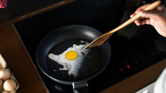 Truco, huevos fritos, cocina