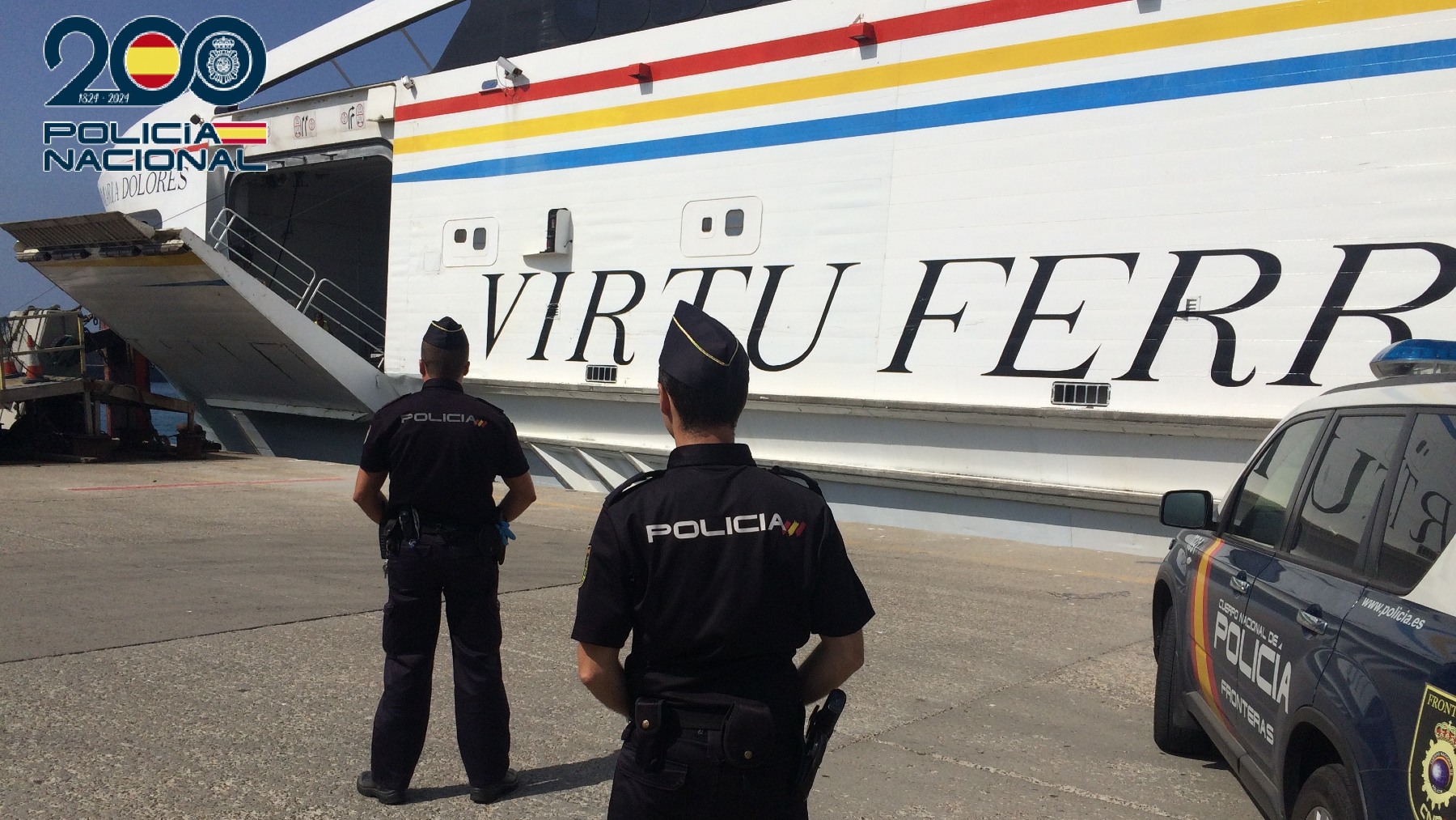 Agentes de la Policía Nacional en el Puerto de Tarifa. (CNP)