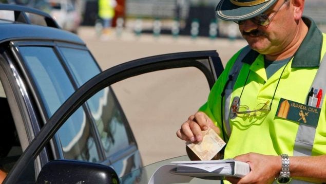 carné, coche, detenida, guardia civil