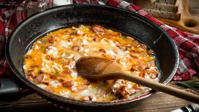 Duelos y quebrantos en El Quijote, gastronomía manchega en El Quijote, platos típicos de Castilla-La Mancha en El Quijote.