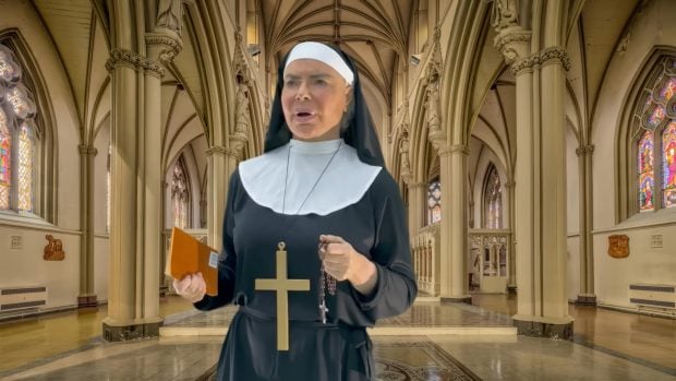 Leticia Sabater en el videoclip de Yo no soy esa mujer (YouTube).