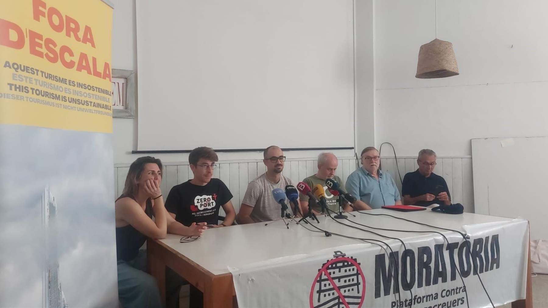 Portavoces de las entidades de la Plataforma contra los cruceros.