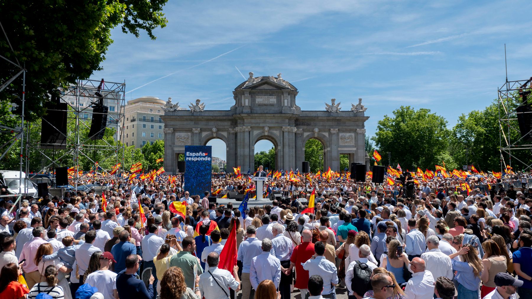 Alberto Núñez Feijóo, presidente del PP, en una protesta contra la amnistía. (EP)