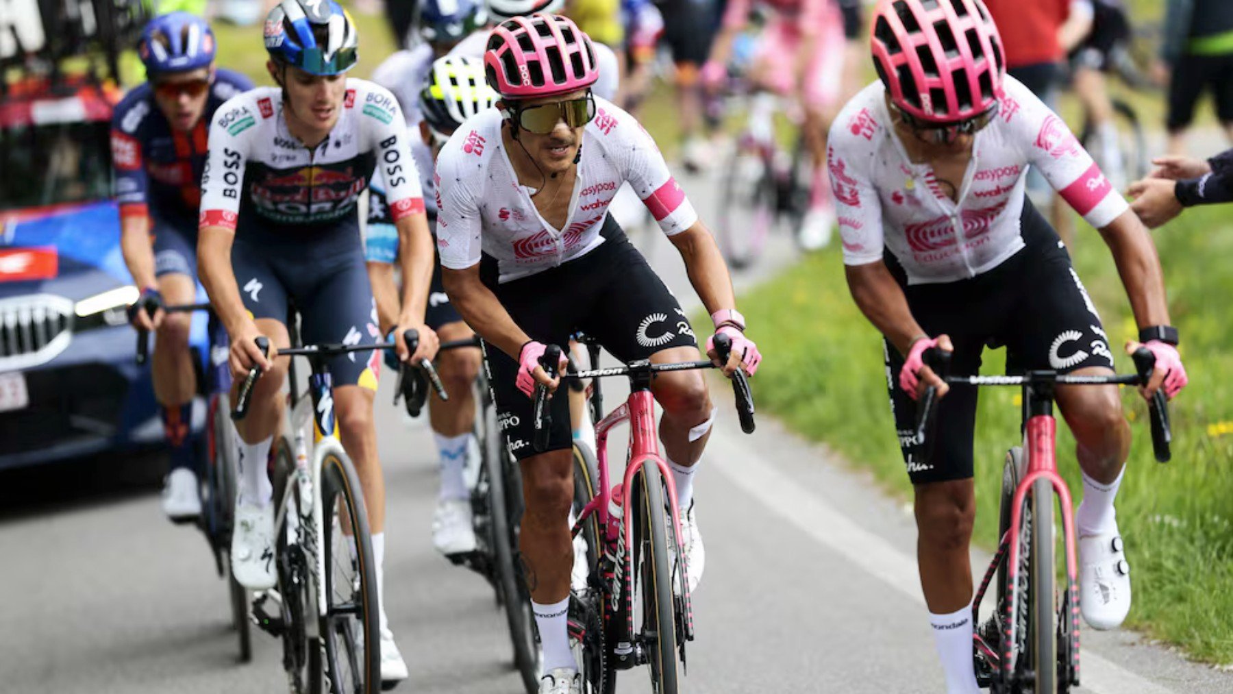 Richard Carapaz en una etapa del Giro de Italia.