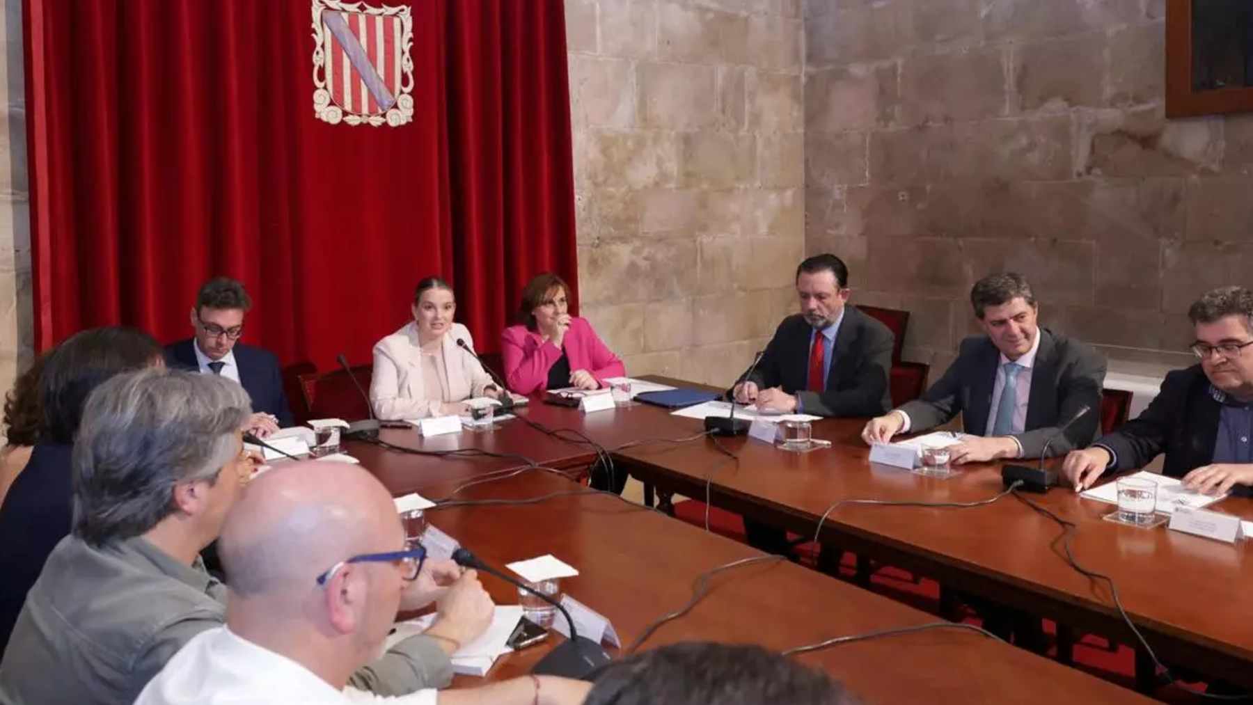 Reunión del Govern con sindicatos y patronales.