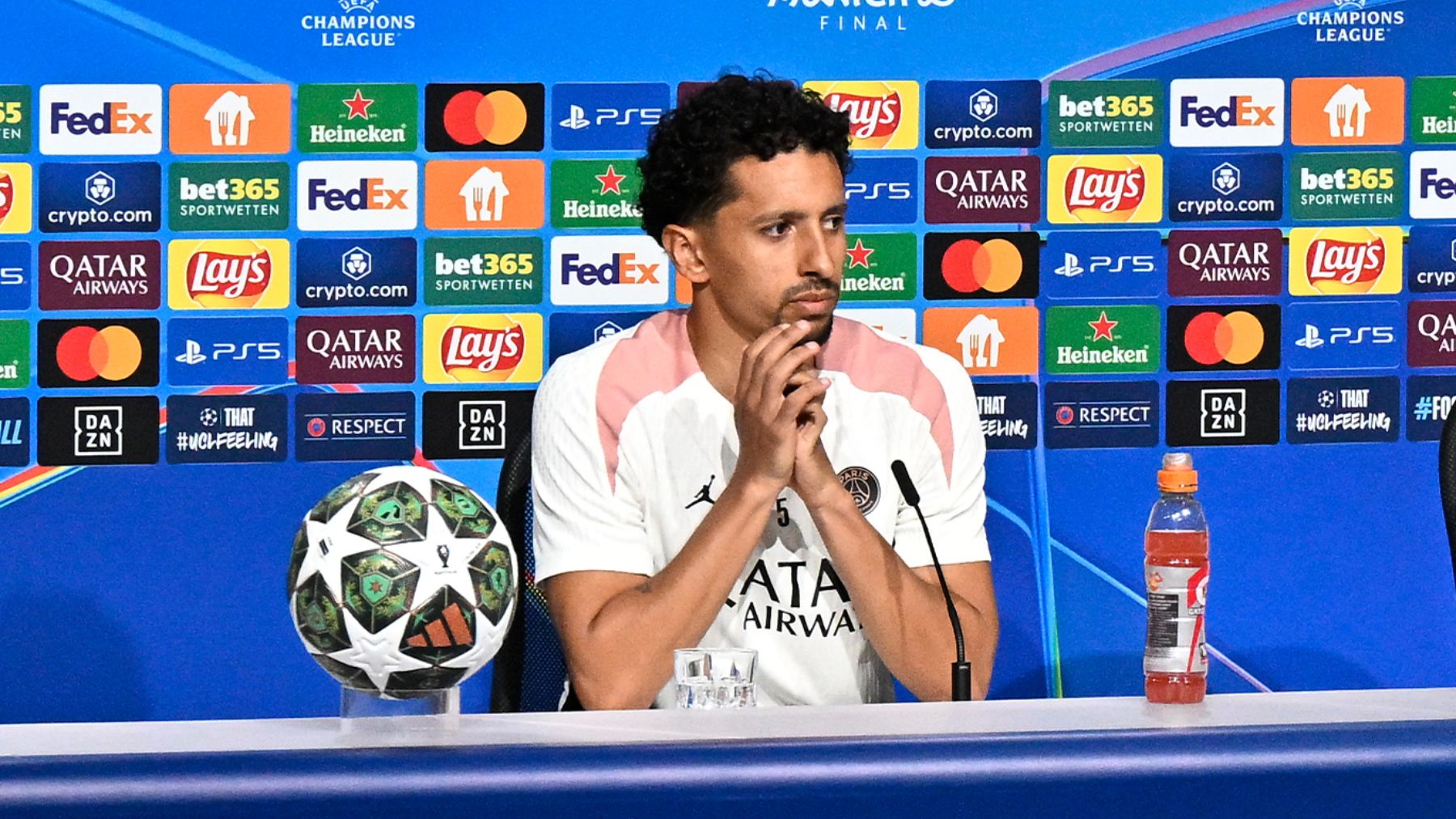 Marquinhos en la sala de prensa de Múnich. (PSG)