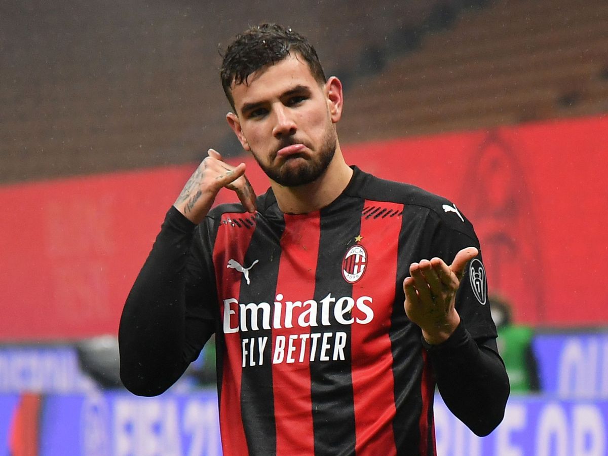 Theo, en un partido con el Milan.