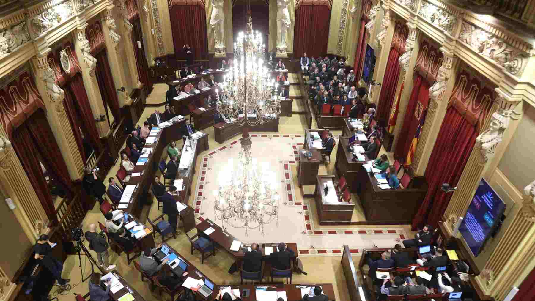 Imagen panorámica del Parlament balear.