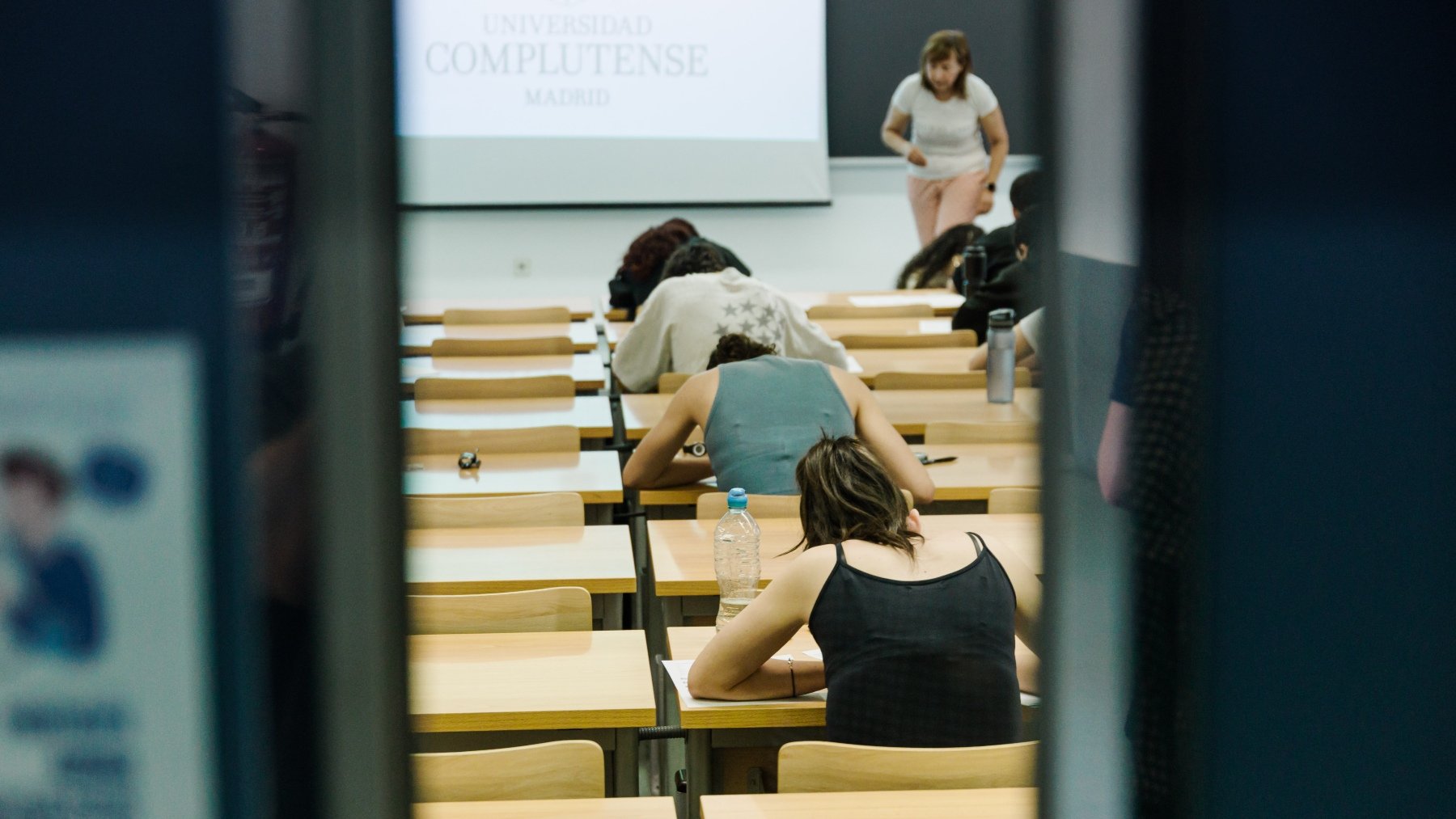 Alumnos durante el primer examen de la PAU 2025. (Europa Press)