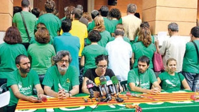 Los docentes domados por la izquierda balear anuncian que seguirán enseñando exclusivamente en catalán