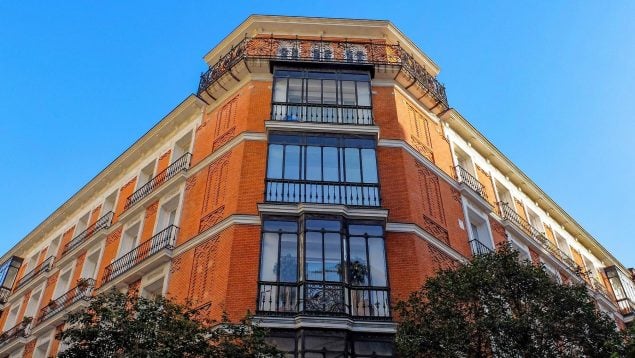 Okupa la casa de una anciana en Madrid, inquiokupa debe 36.000 euros a una mujer de Móstoles, inquiokupas en Madrid, casos de okupación en Móstoles, deuda de okupa asumida por la Comunidad de Madrid.