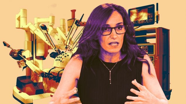 Mónica García permite que sólo el 40% de los robots quirúrgicos estén en la sanidad pública