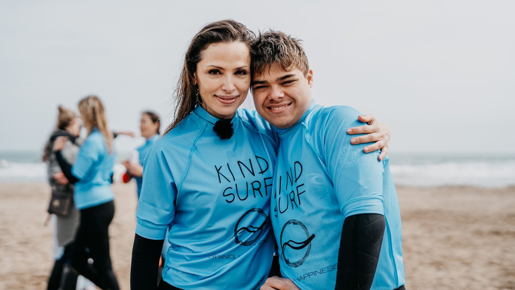 Almudena Fernández en uno de los programas de Kind Surf.
