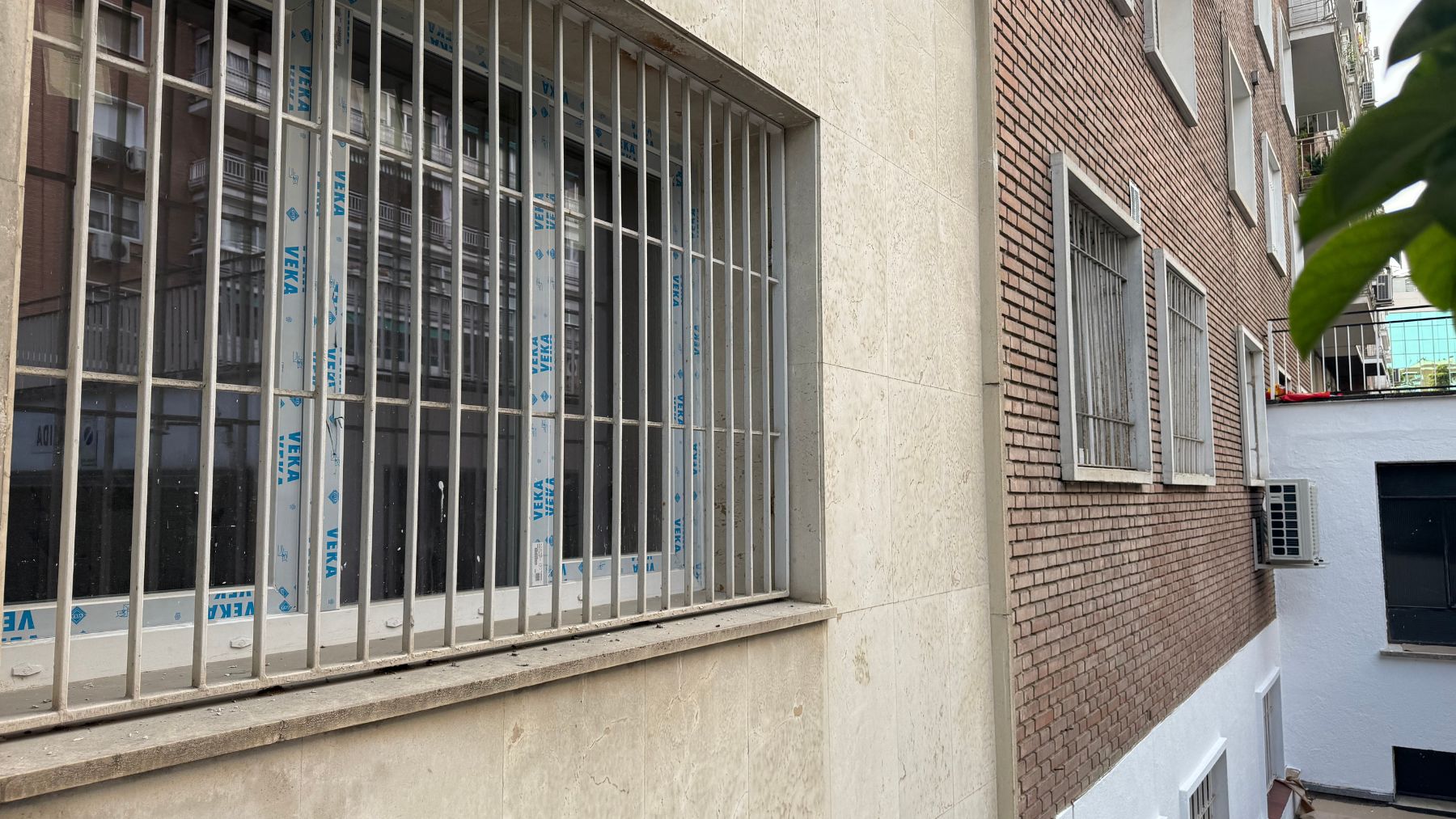 Hostal para inmigrantes en parque de las Avenidas.