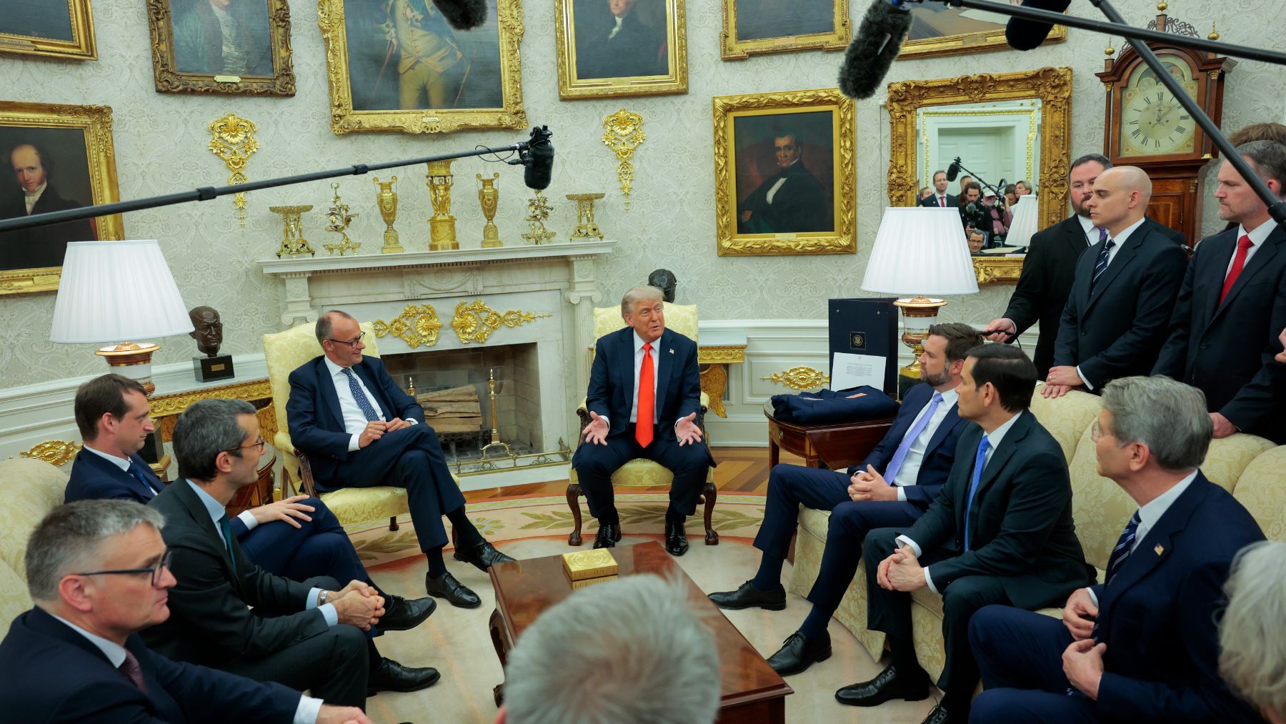 Merz en el Despacho Oval con Trump. (Getty)