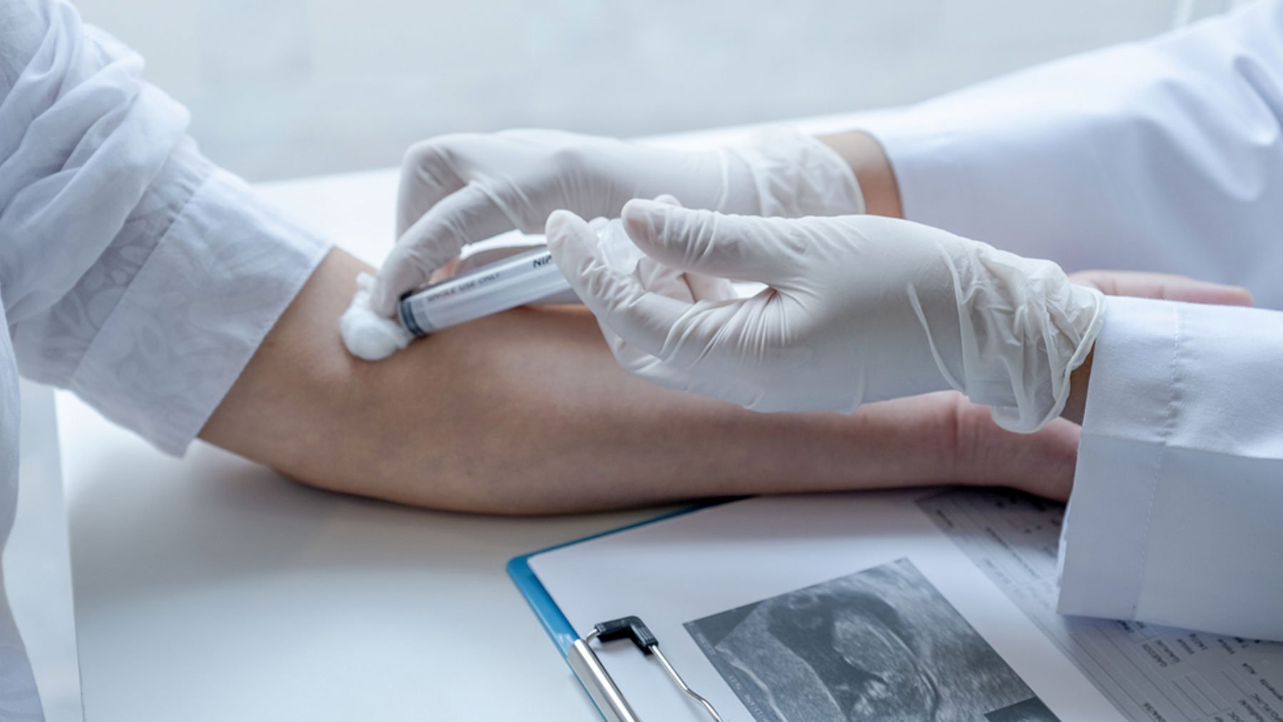 Un análisis de sangre adelanta el diagnóstico de cáncer más de tres años