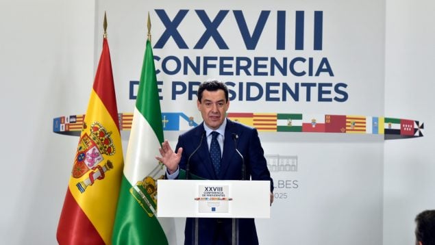 Moreno: «Es ridículo que tomemos el café en español pero pasemos una puerta y nos pongamos pinganillos»