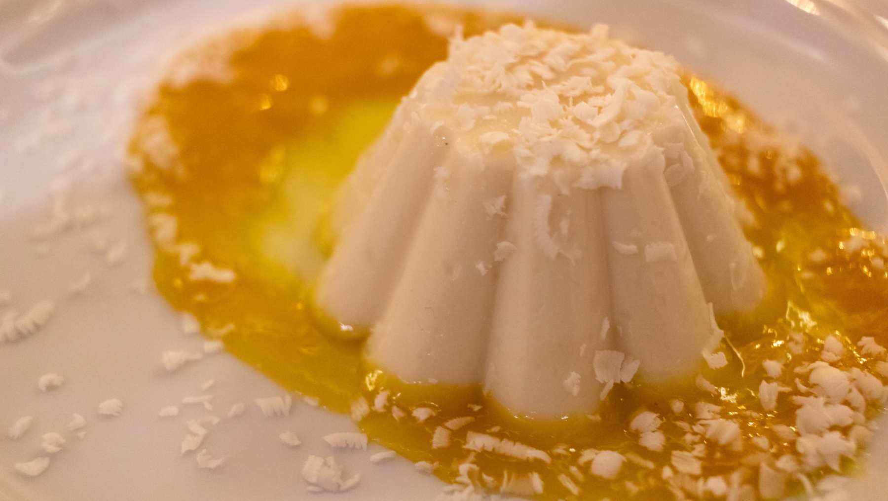 Flan con leche de coco.