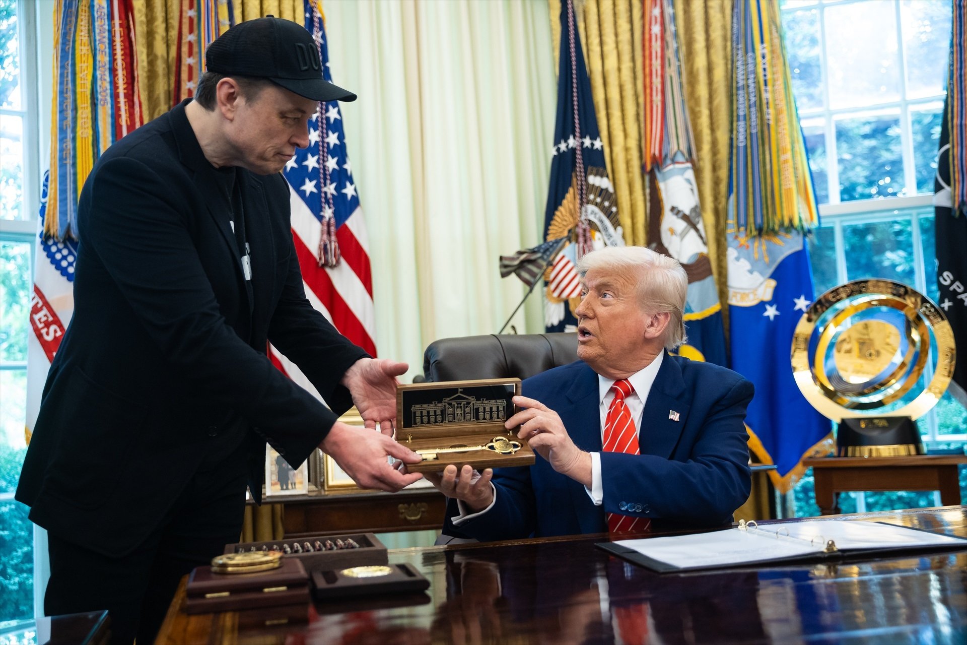 Musk y Trump en el despacho oval. (E.P.)