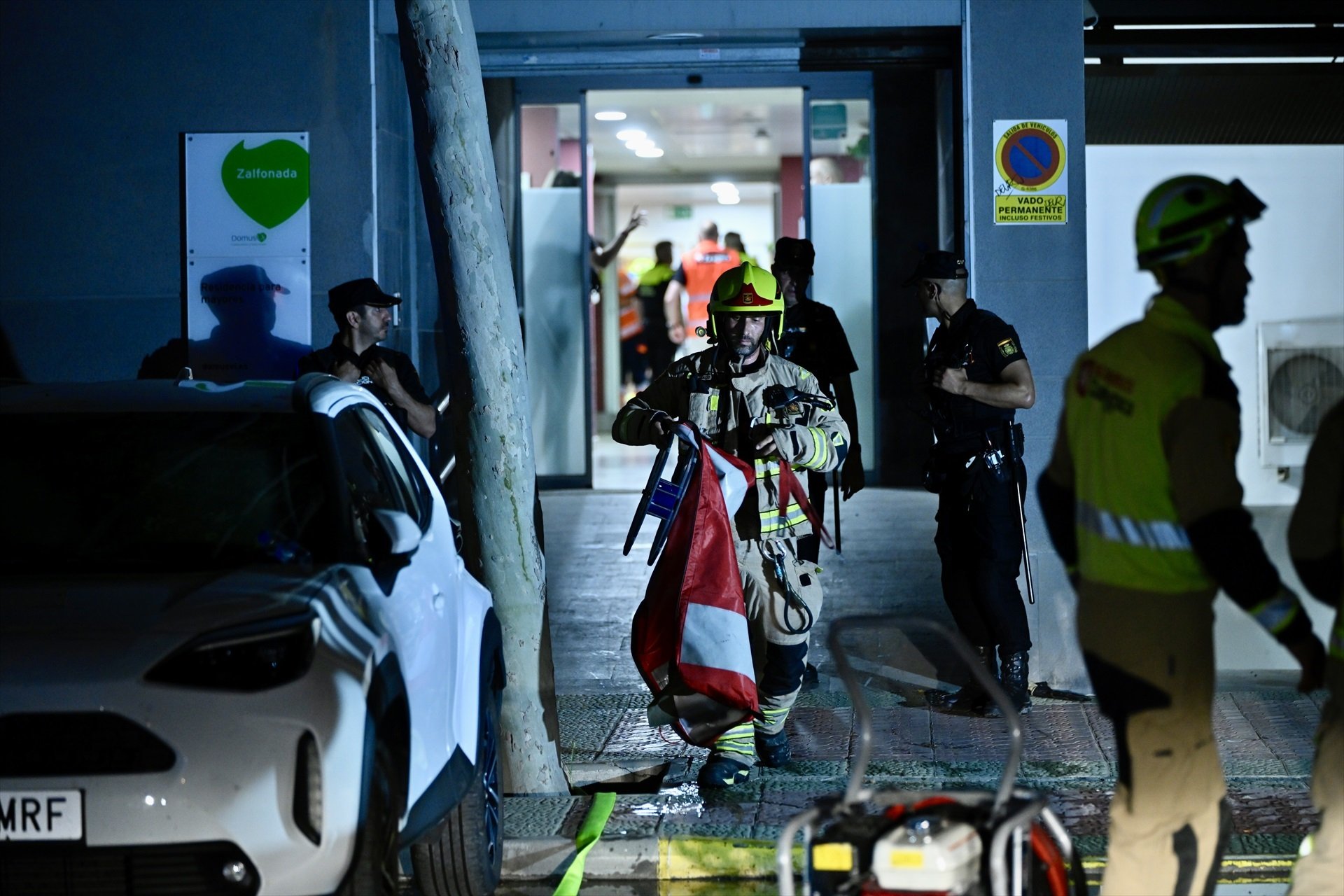 Servicios de Emergencias en el incendio. (E.P.)