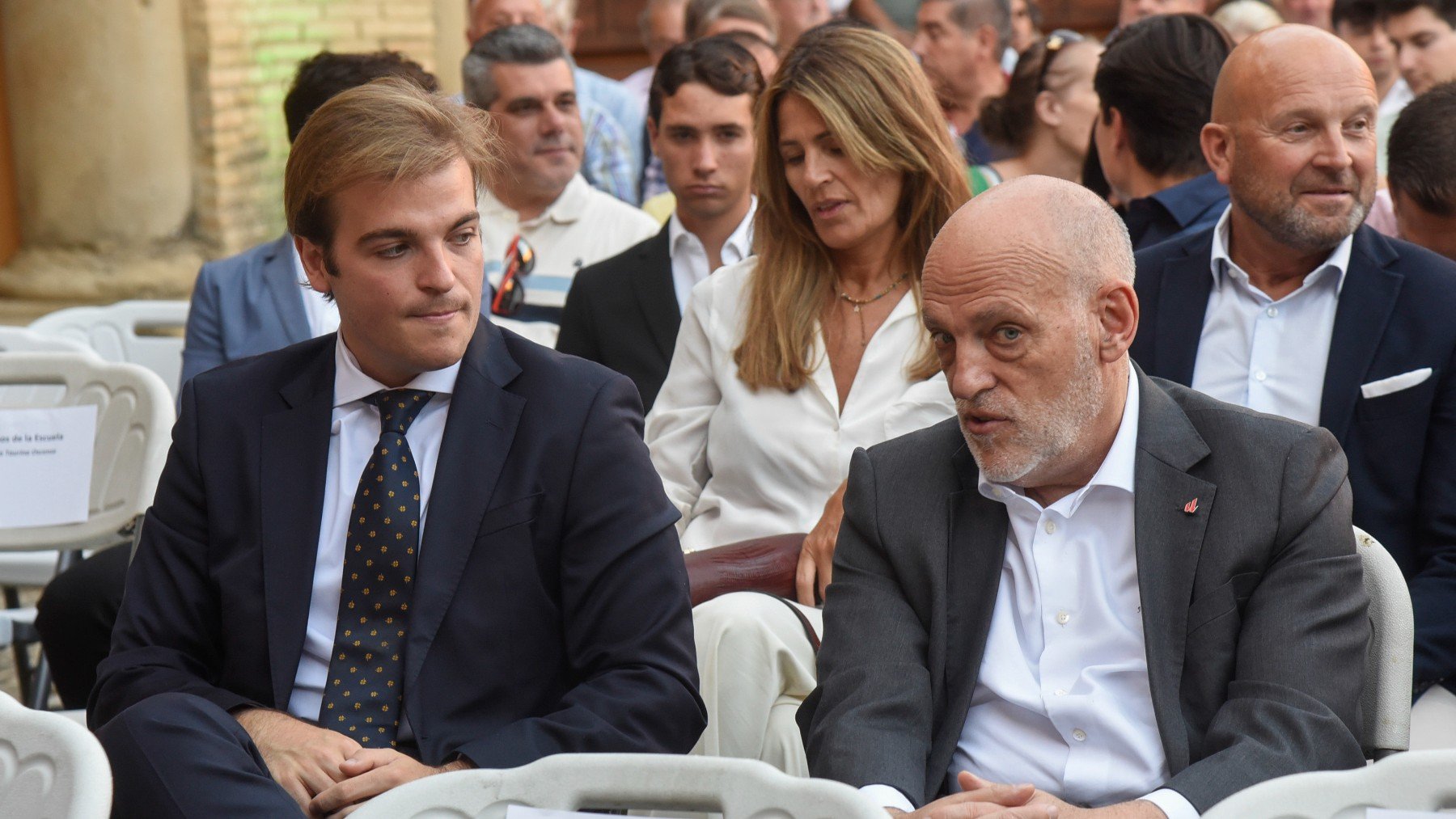 Tebas, en un evento reciente con su hijo Diego. (EFE)