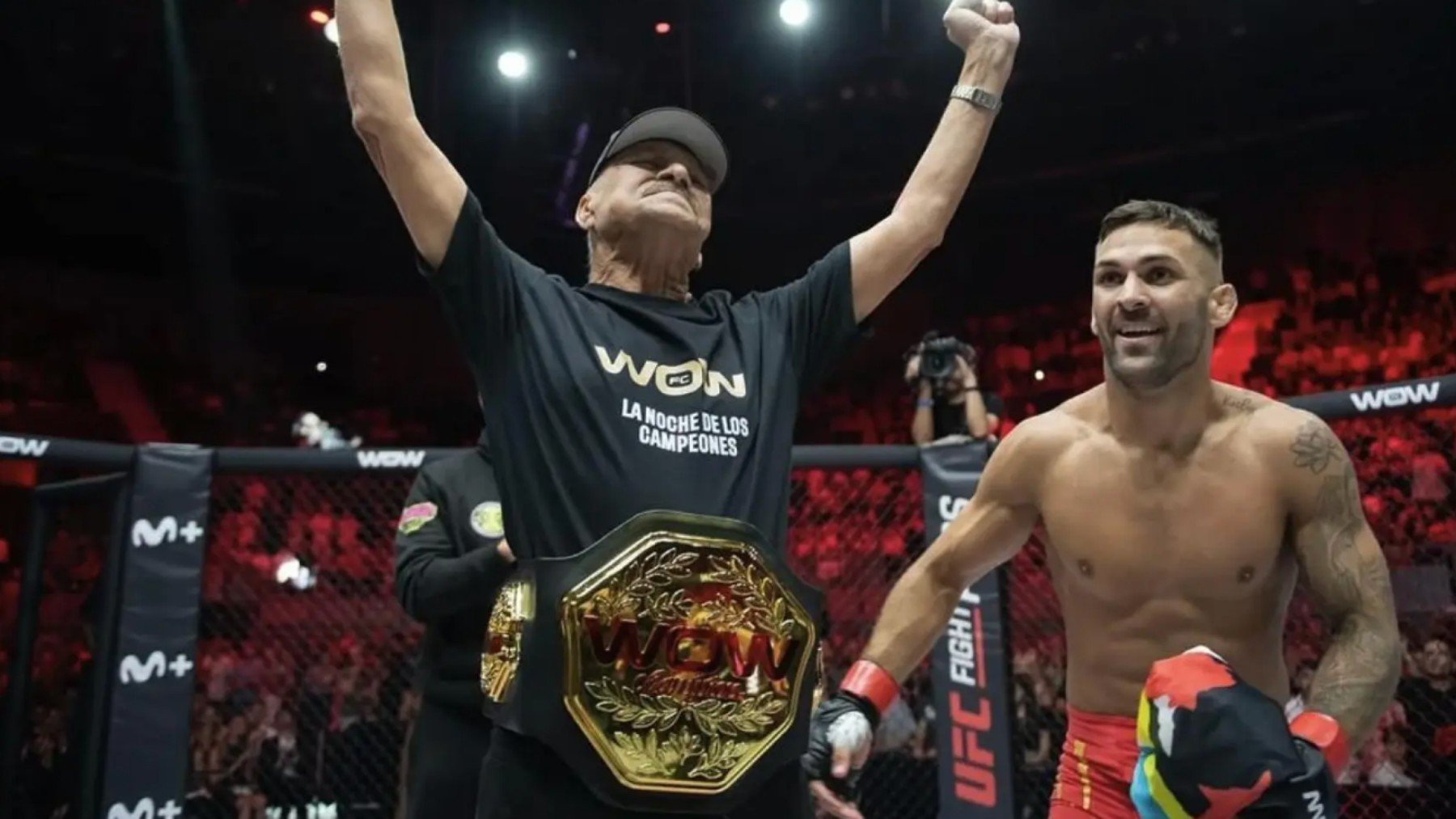 Hecher Sosa celebra la victoria junto a su padre. (WOW)