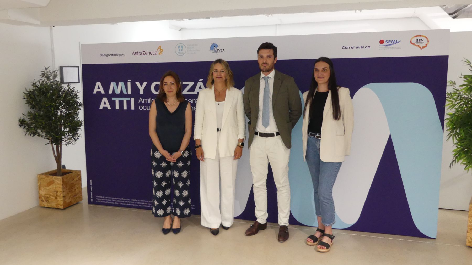 Dra. Mónica López, Marta Moreno, Dr. Lorenzo Silva y Catilena Bibiloni.