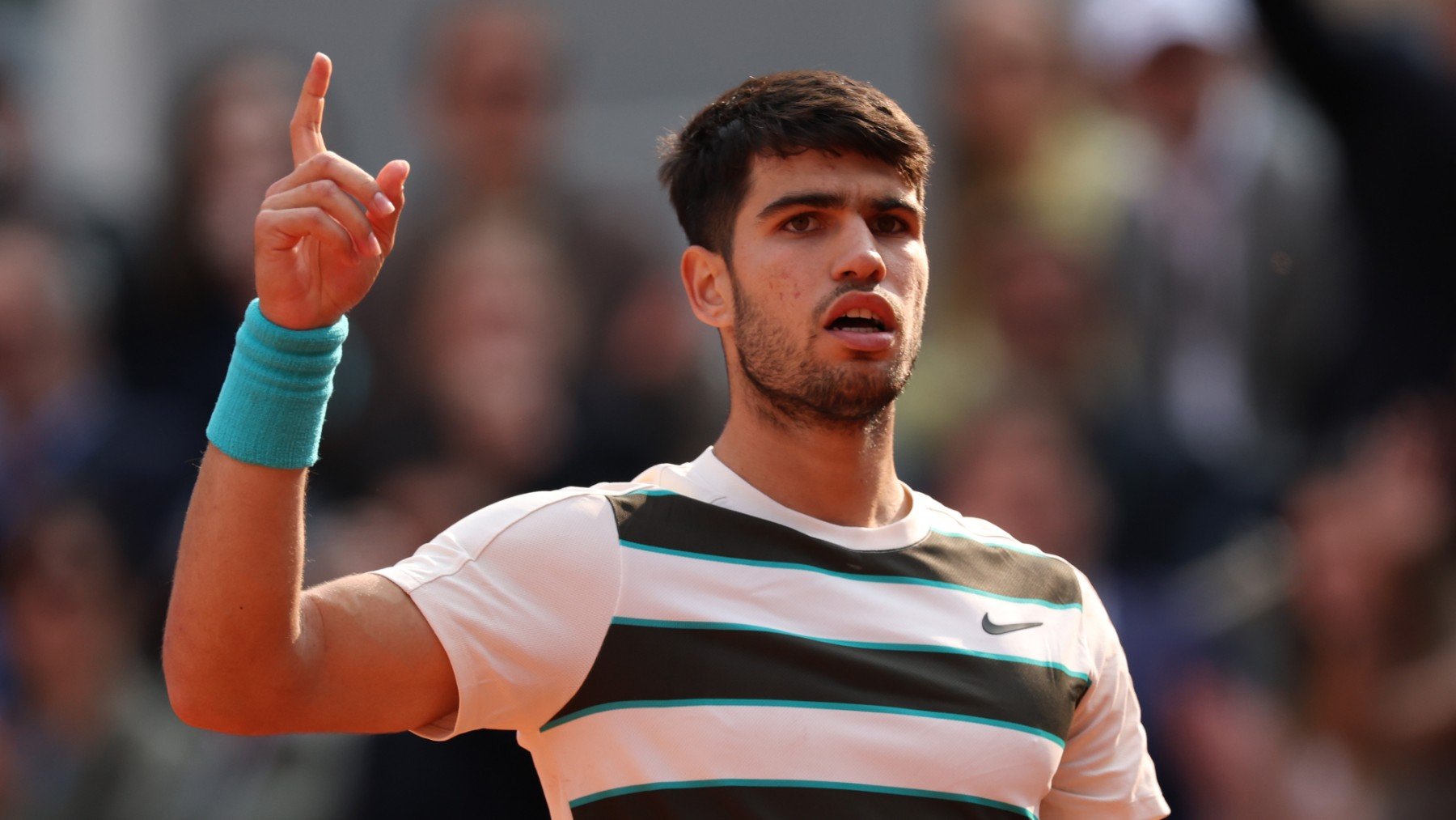 Alcaraz celebra su victoria en Roland Garros. (Getty)