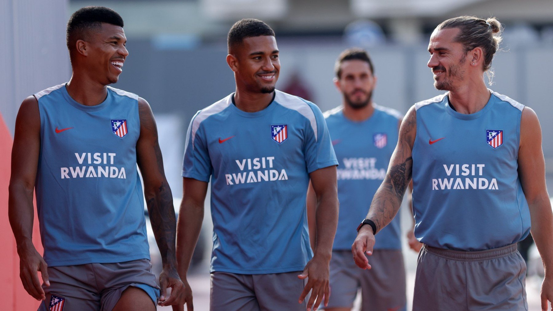 Reinildo, Lino y Griezmann, en el último entrenamiento.
