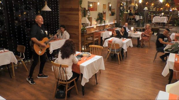 Mario y Pilar en First Dates. (Mediaset)