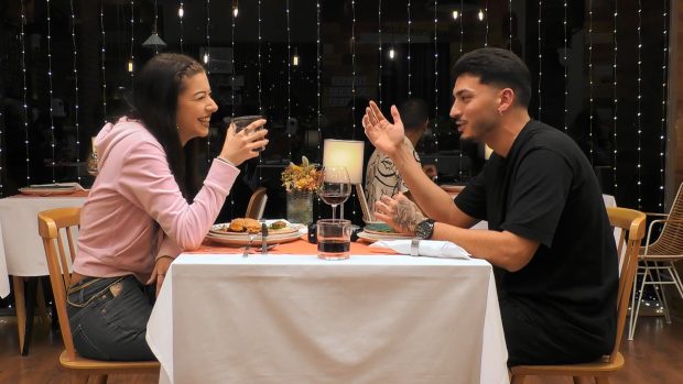 Andrea y José Ángel en First Dates. (Mediaset)