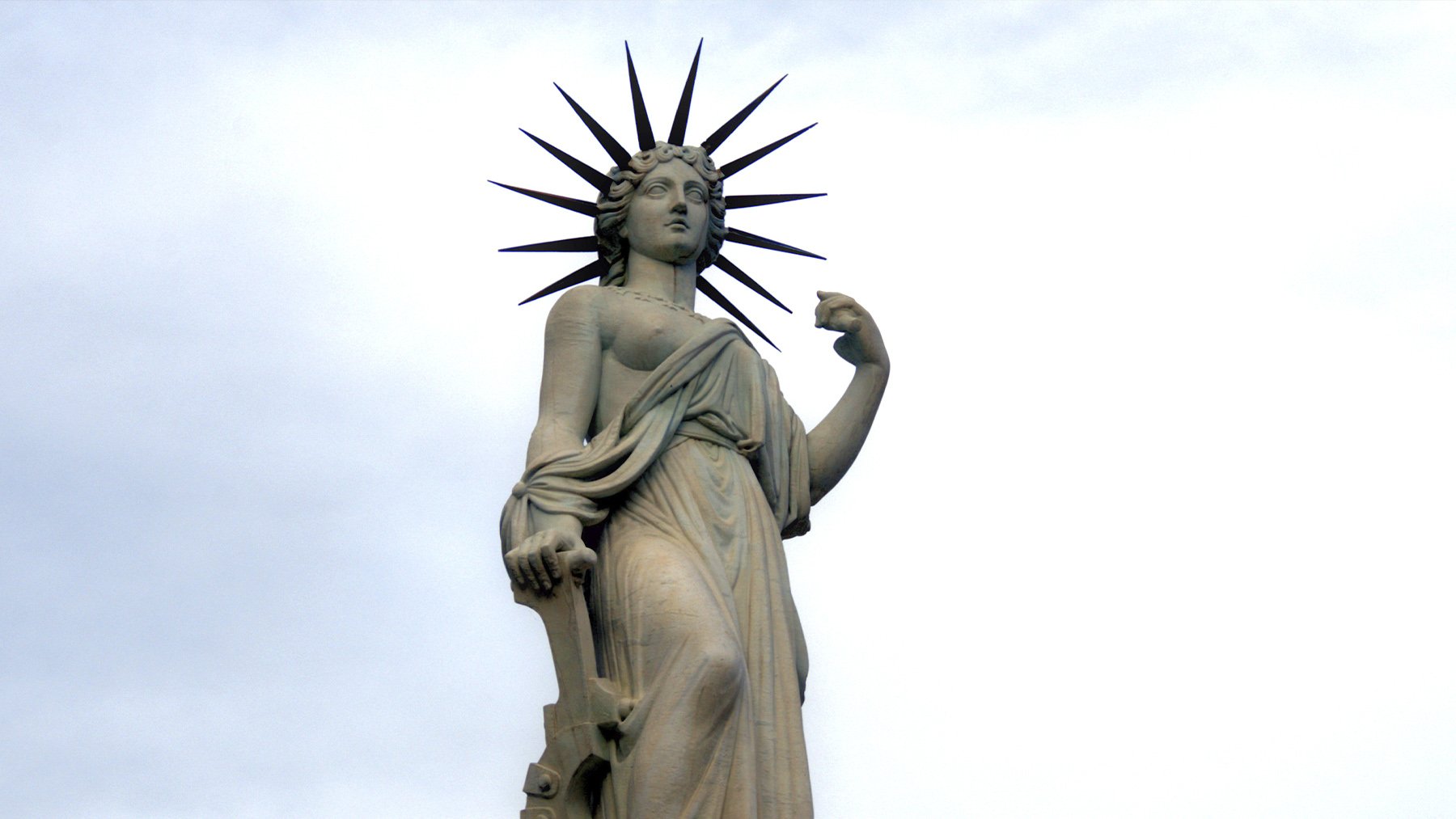 Estatua de la Libertad en el Panteón de Hombres Ilustres. Foto: Javier Martin Espartosa en Flickr.