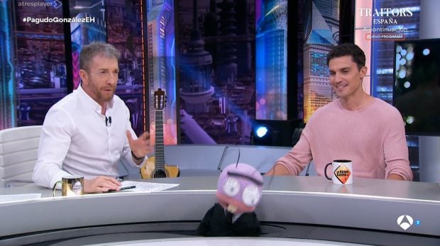 Pablo Motos y Álex González en El Hormiguero. (Atresmedia)