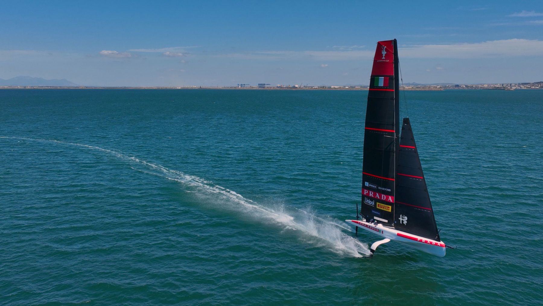 Alfa Romeo con Luna Rossa