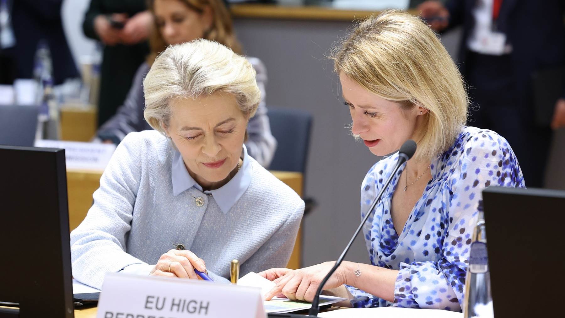 La presidenta de la Comisión Europea, Ursula von der Leyen, y la Alta Representante de la UE para Política Exterior, Kaja Kallas.