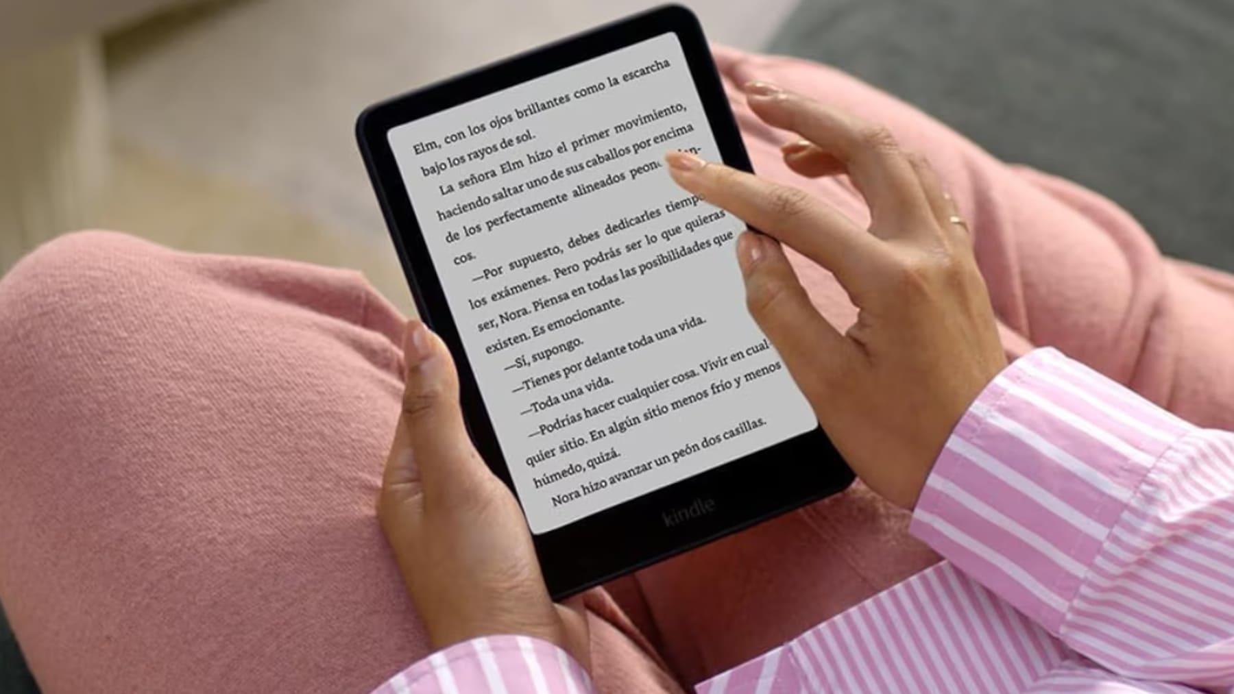 Ni móviles ni tablets: el dispositivo que recomiendan los expertos como el mejor regalo digital para mayores de 65 años