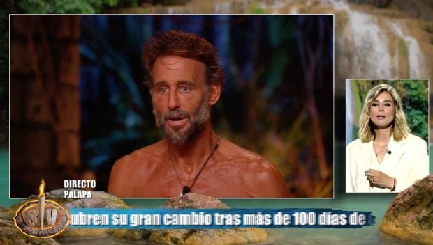 Álvaro Escassi habla con Sandra Barneda. (Mediaset)