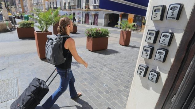 pisos turísticos, vivienda, alquiler vacacional, turismo, gobierno