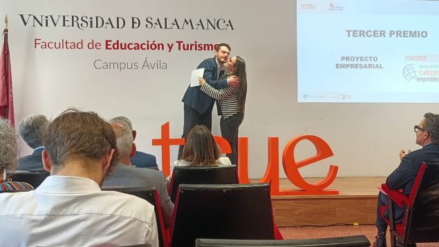 Álvarez Pardo, docente de la Universidad Isabel I, recibe el Premio TCUE 2024 por su proyecto de salud digital