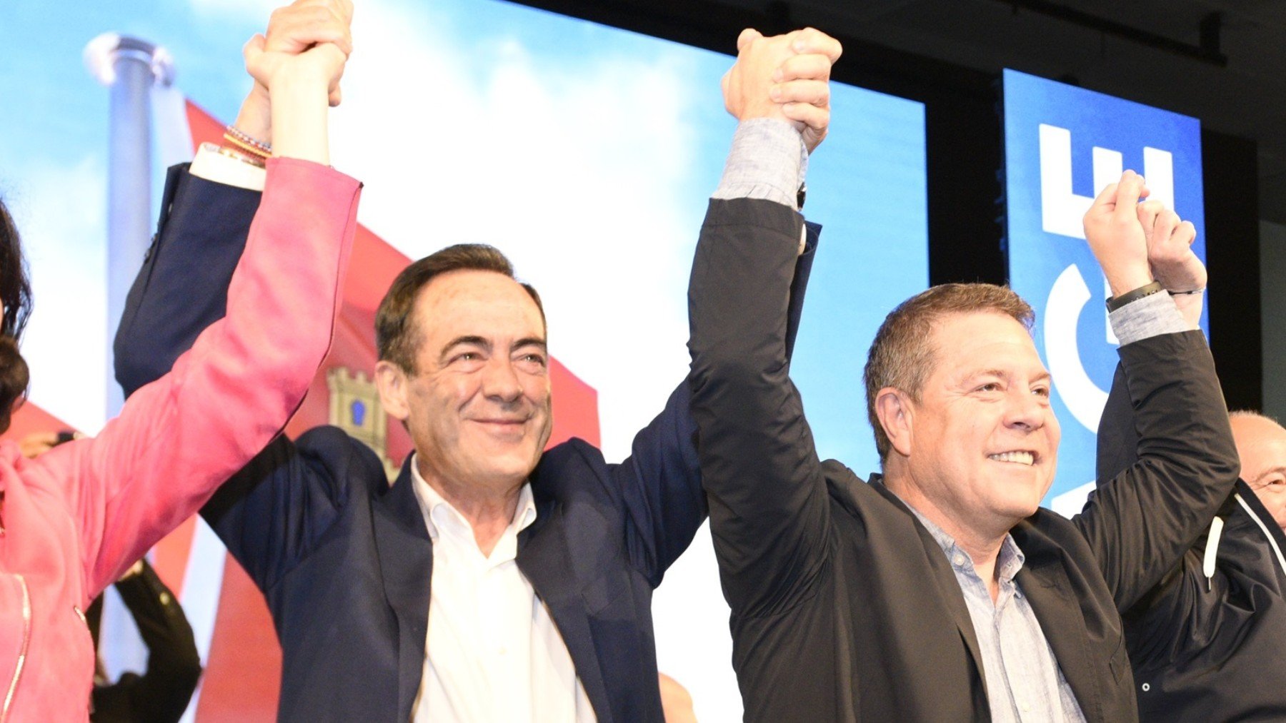 Bono en un acto electoral con Emiliano García-Page, presidente de Castilla-La Mancha. (Foto: Europa Press)