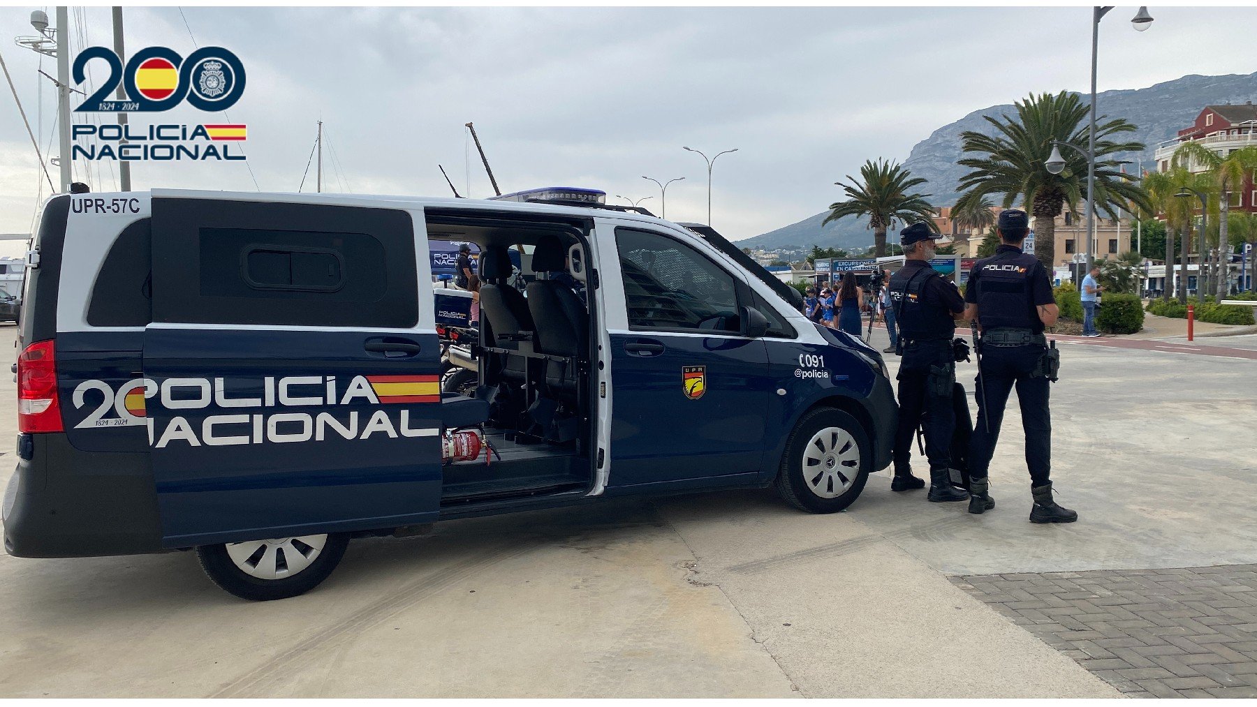 Agentes de la Policía Nacional en Denia (Alicante).