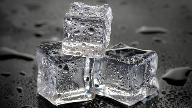 Truco para congelar agua en segundos, superenfriamiento, truco para congelar botella de agua al instante, experimento casero con agua, experimentos caseros con niños.